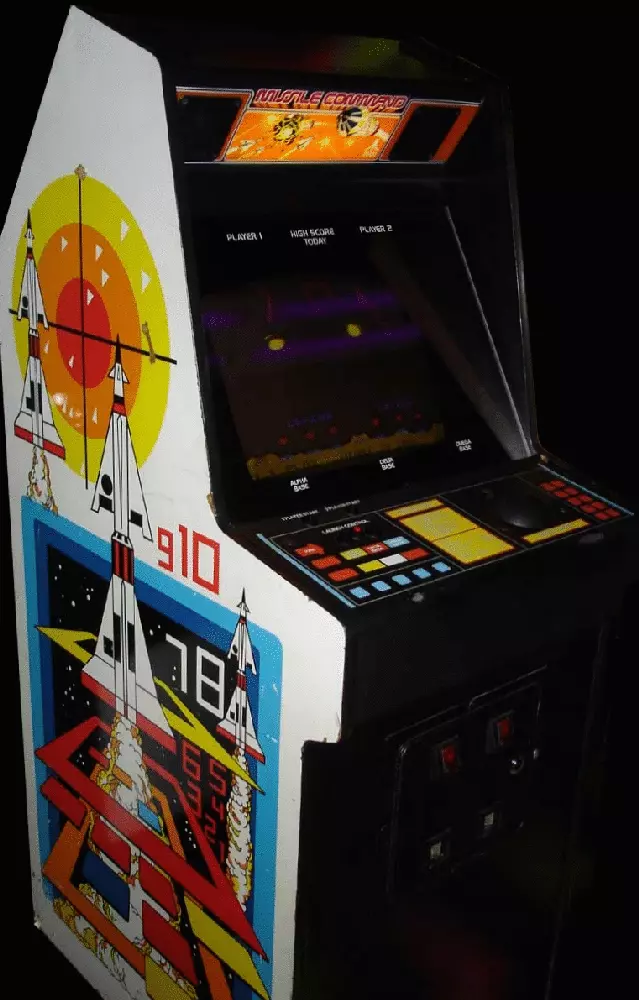 Image n° 1 - cabinets : Missile Command (rev 1) Image n° 1 - cabinets : Missile Command (rev 1)